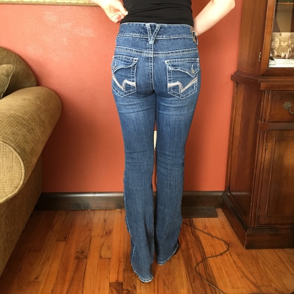 Vanity Denim - Emma Curvy Fit Vanity Distressed Bootcut 27x35L